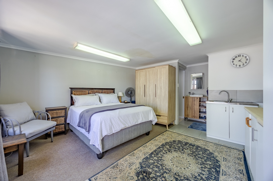 5 Bedroom Property for Sale in Bothasig Western Cape